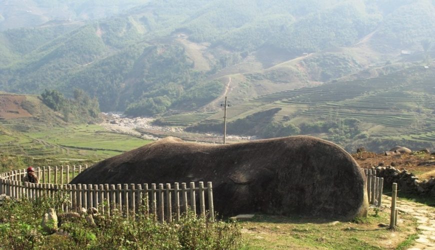 Khám phá nét đẹp tiềm ẩn ở bãi đá cổ Sapa