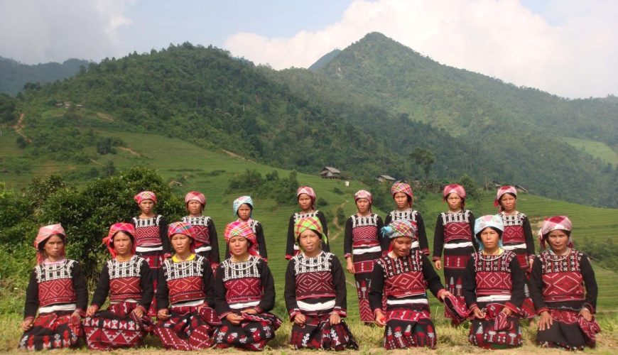 Du xuân Sapa: Ghé chơi lễ hội quét là làng của người Xá Phó