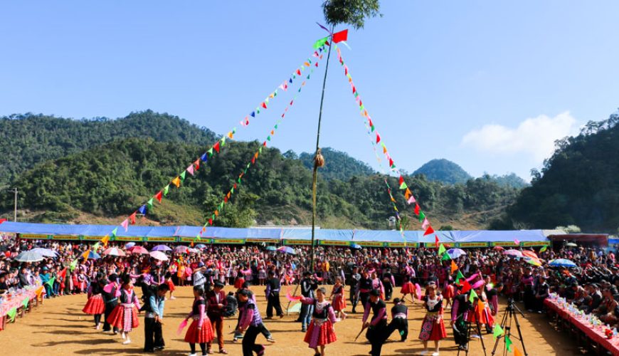 Đắm mình vào Lễ hội Gầu Tào truyền thống tại Sapa